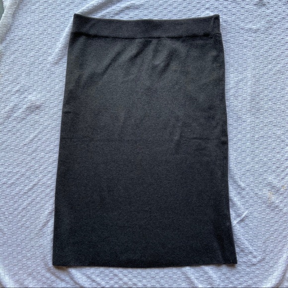 NWT Banana Republic Sweater Skirt - Picture 2 of 4